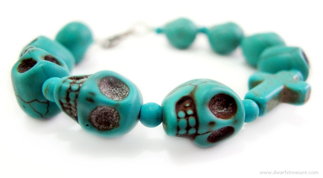 turquoise skulls bracelet as a protective amulet 