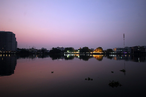 sunrise chao phraya river bangkok thailand