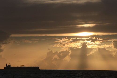 fortlauderdale fortlauderdaleflorida a1a sea sunrays sunrise ship shipping browardcounty
