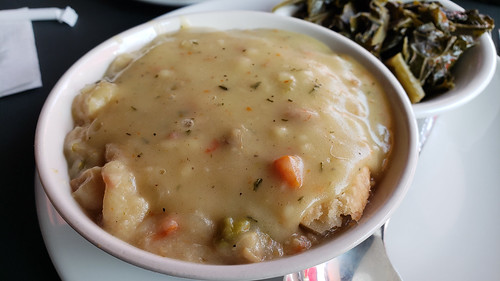 chickenpotpie usa food mtholly restaurant northamerica southmainstreet northcarolina gastoncounty afternoon mountholly meal unitedstatesofamerica southmainkitchentavern indoor unitedstates us