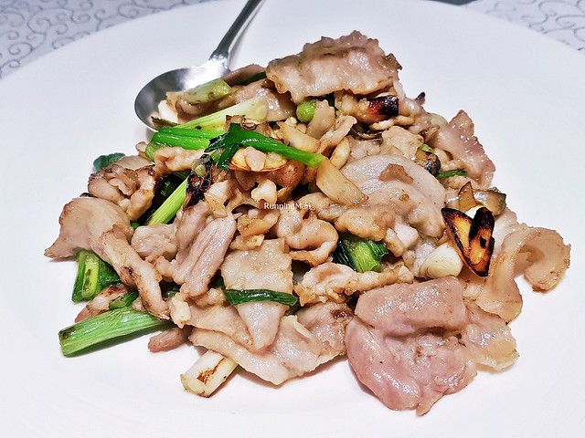 Stir-Fried Kurobuta Pork With Sliced Garlic And Scallions
