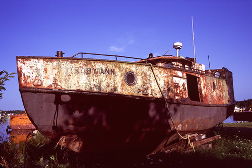 rusted rubyann beaverisland slidefilm old leicam6 dilapidated velvia100 boat film fishingboat marine ship michigan unitedstates us