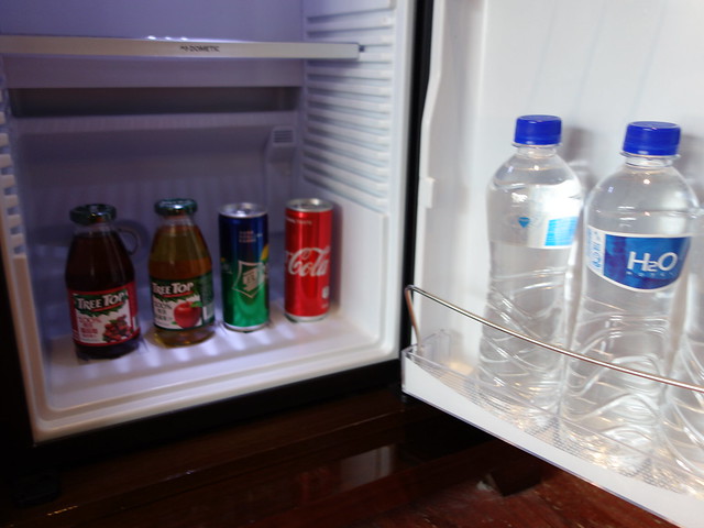 冰箱裡有汽水果汁＠高雄H2O水京棧國際酒店