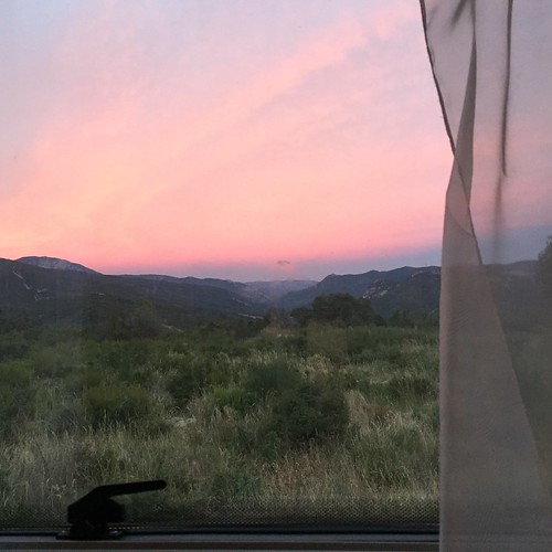 sunset vanlife campingcar view fenêtre window pink nature enjoy adventure