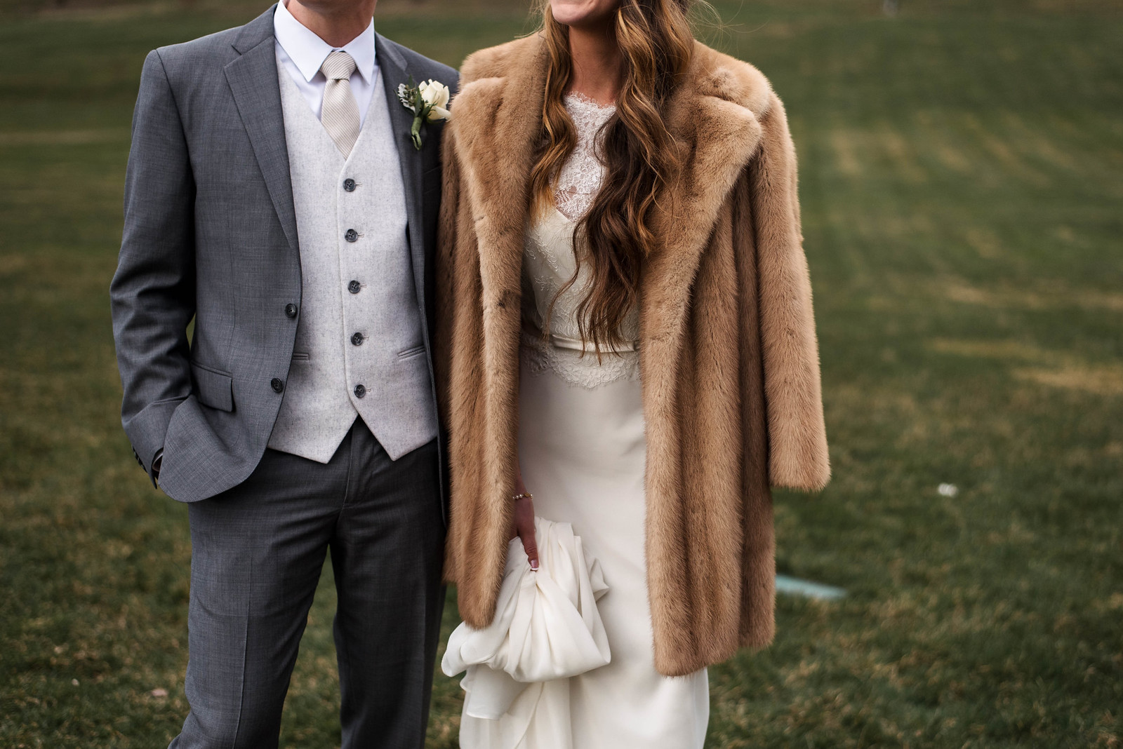 fall-wedding-vintage-fur-coat