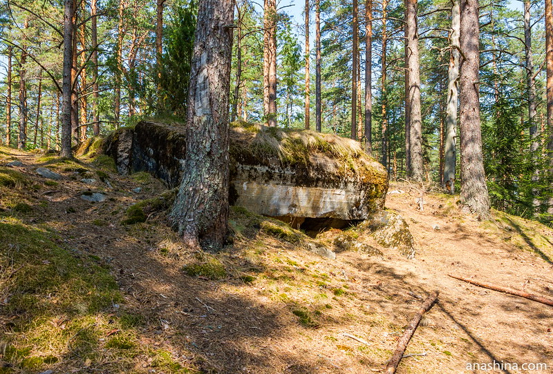 Взорванная огневая точка Н3 укрепленного узла "Хумалйоки" (Humaljoki) 