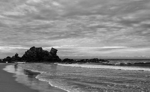 pentax k1 hdpentaxdfa1530mmf28 coast shoreline beach surf headland rock outcrops camelrock yuin murunna monochrome blackandwhite seascape