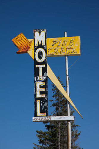pinedale wyoming motel sign unitedstates us