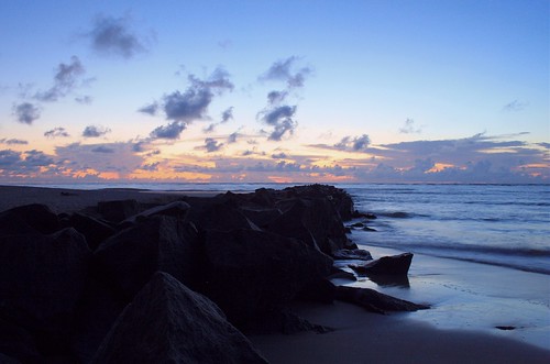 artisticsunrisephotography sunrise florida summer northernflorida 7618 unitedstates usa saintaugustineflorida villanobeach 2018 beach sea sand water atlanticocean waves ocean jetty sky cloudscape fun july2018 landscape