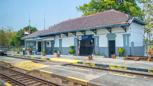 stasiun station railway keretaapi indonesia kai dutch heritage building architecture jawabarat westjava cangkring cirebon