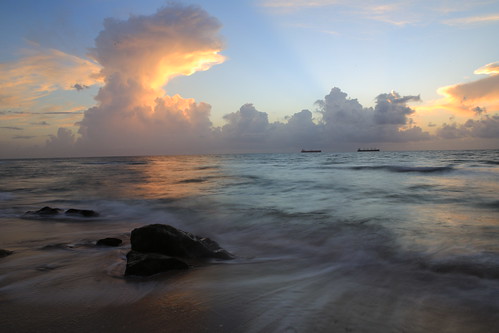 florida fortlauderdaleflorida atlanticocean a1a ocean sunrays sunrise sunbeams shipping sea