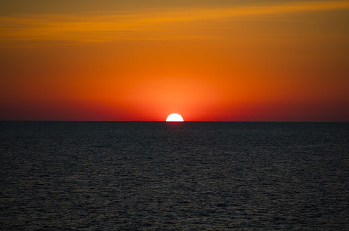 canon seascape sea mediterranean sun sunrise morning dawn sky clouds glow red malta gozo