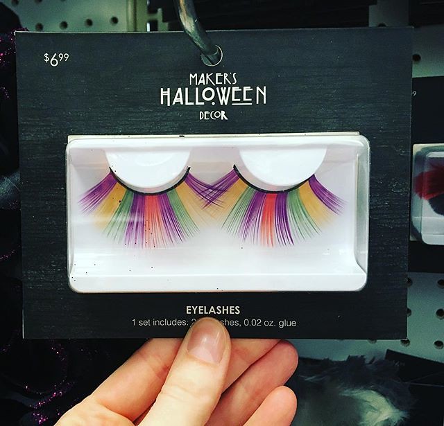 I love this time of year. You can keep your pumpkin spice and cable-knits; gimme all the seasonal false eyelashes, DoD sugar skulls and black glittery candelabras.