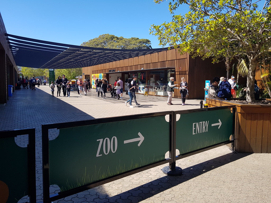Entrance to Toranga Zoo, Sydney