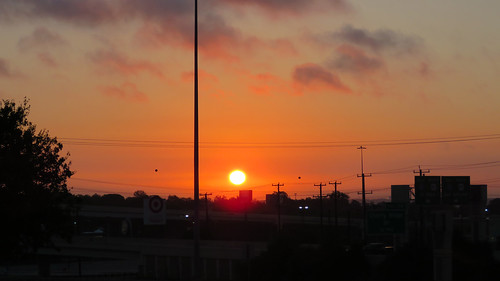 sanantoniotx sunrise amanacer sol soleil 日の丸 nubes nuages leverdesoleil sunrisephotography outdoorphotography 日出 crossroadsmall