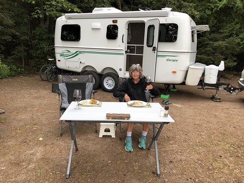 Pancake Bay - campsite dinner facing the trailer