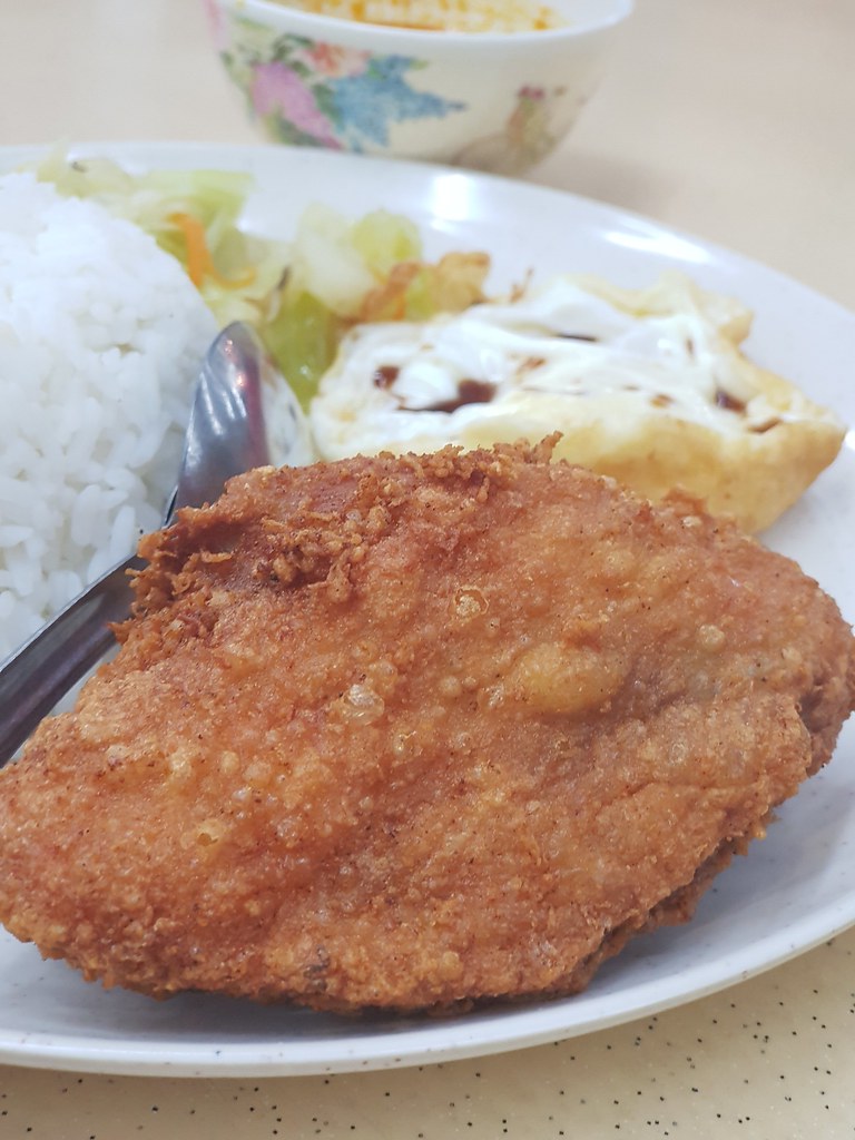 炸鸡饭 Fried Chicken rice rm$7 @ 夜市炸鸡饭档 Night Fried Chicken stall at 新永顺茶餐室Restoran Weng Soon Jaya USJ17