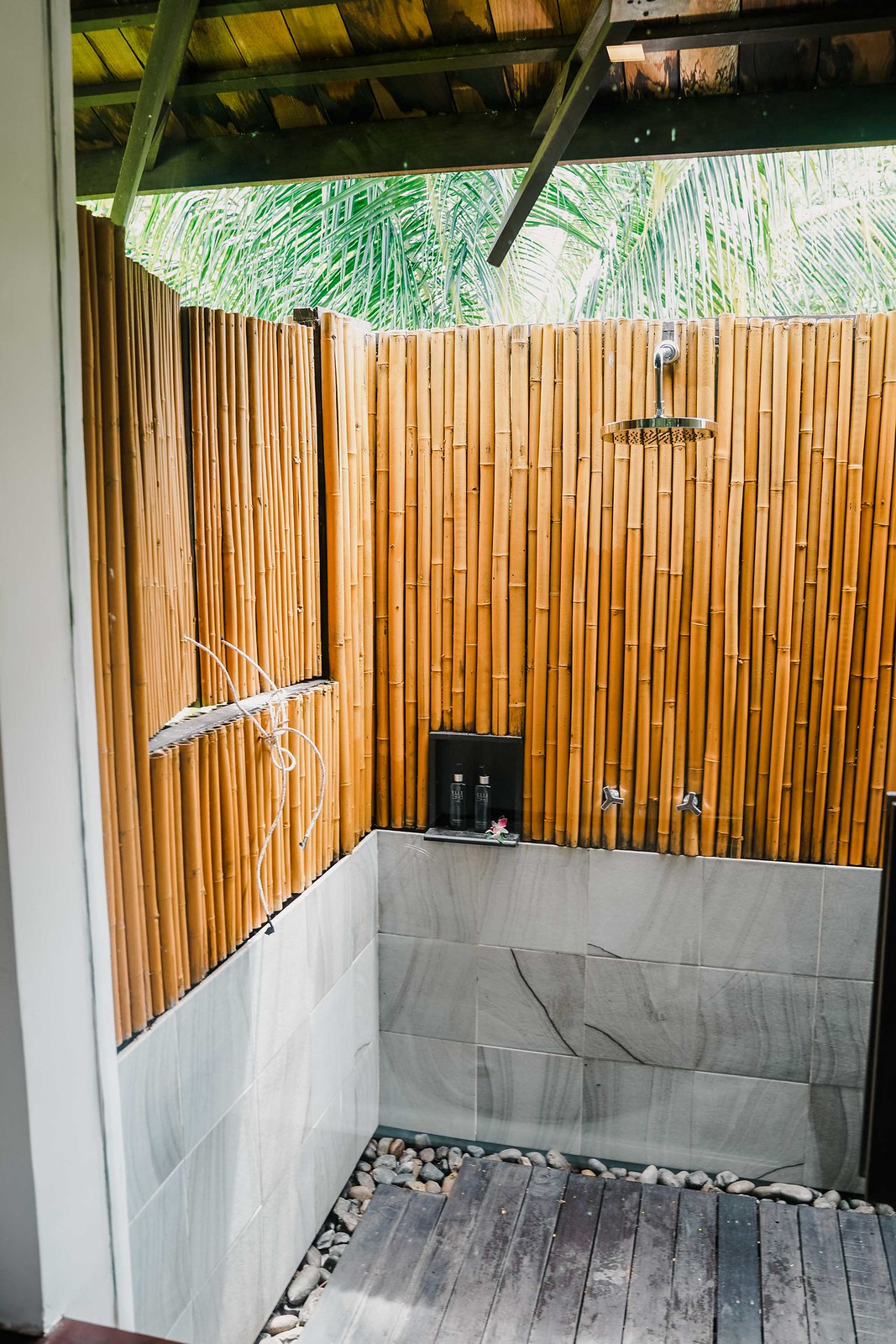 hotels with outdoor showers