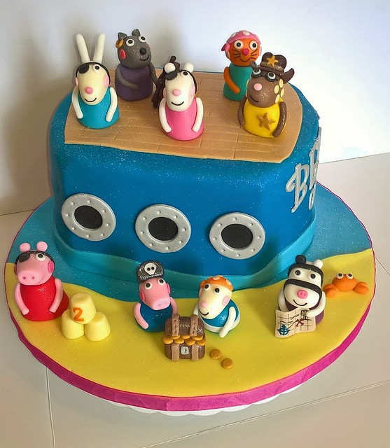 Pirate Peppa Cake by Lucie Wilson of The Ice Queen