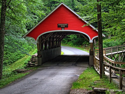coveredbridge newhampshire theflume bridge red green outdoor landscape road trees tree roof path canon eos slr 7d newengland flickr leaves franconia franconianotch pemigewasset river