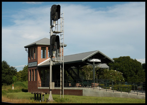 rr railroad crossing willaford museum plant city florida fl usa tampa bay csx train signal tracks railfan viewing platform hillsborough county