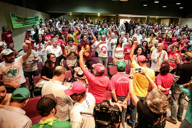 Os sete grevistas durante ato de solidariedade ao protesto, neste sabado (25), em Brasilia (DF) - CrÃ©ditos:  Leonardo Milano/Midia Ninja