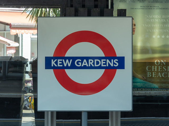 Kew Gardens Station