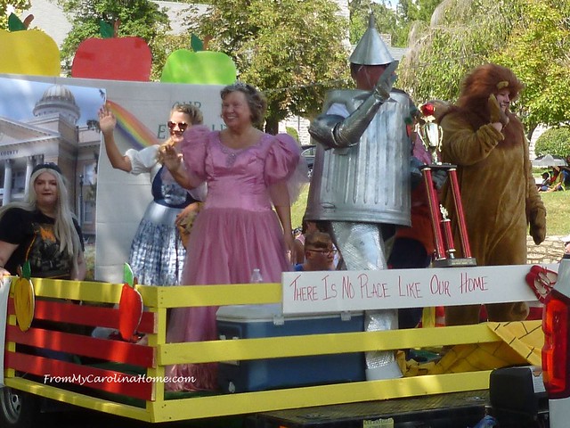 King Apple Parade 2018 at FromMyCarolinaHome.com