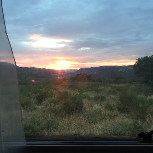 sunrise morning bonjour hello goodmorning matin vanlife enjoy nature adventure explore window view campingcar