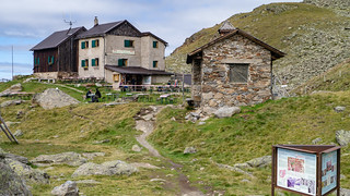 Weißkugelhütte (2.544 m) im Langtauferertal