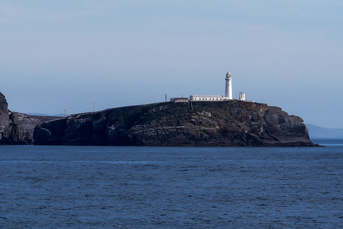 england engeland vuurtoren lighthouse holyhead southstack zee sea