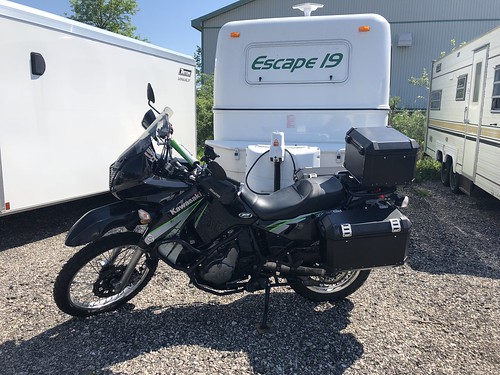 Owen Sound - storage unit with bike and trailer