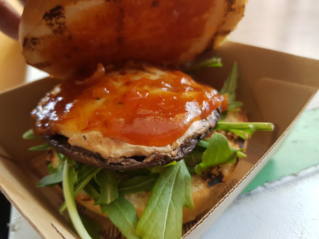 蘑菇汉堡 Mushroom Burger AUD$9.50 @ The Junction Cafe at Powehouse Museum Sydney