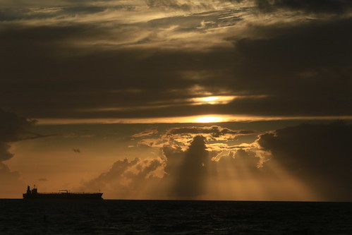 fortlauderdale fortlauderdaleflorida a1a sea sunrays sunrise ship shipping browardcounty