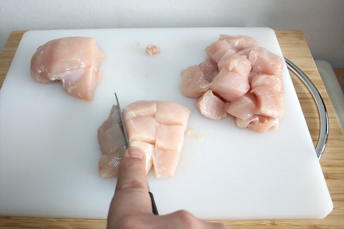 20 - Hähnchenbrust würfeln / Dice chicken breast