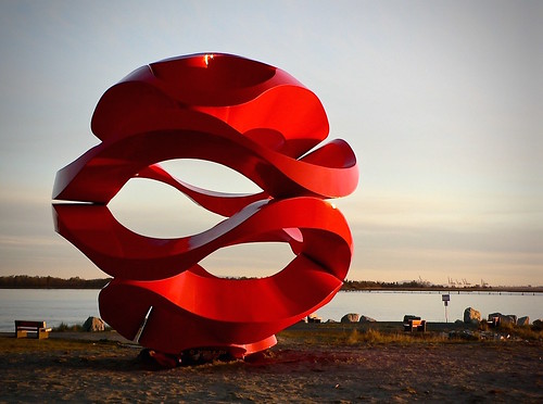 windwavessculpturegarrypointparkinsteveston bc