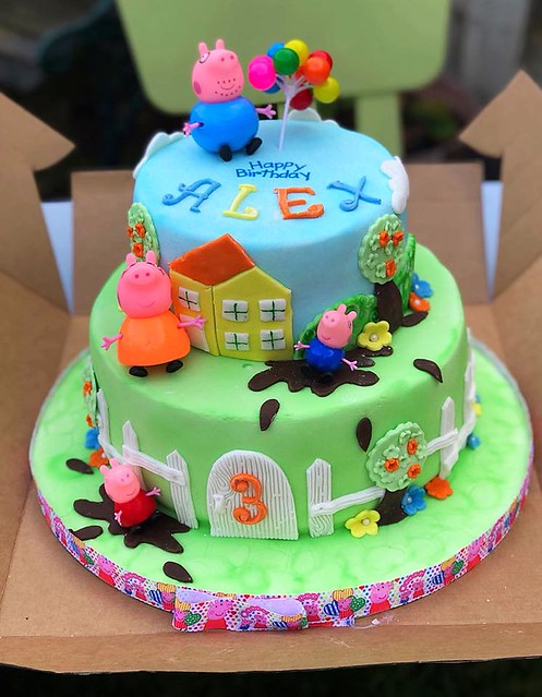 Cake by Mimi's Sweet House