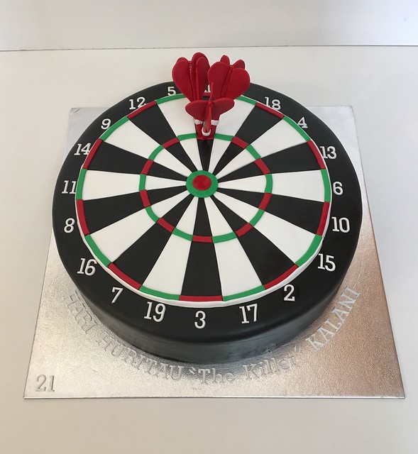 Dartboard Cake from Bake Me a Cake by Beejay