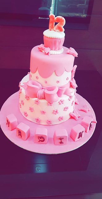 Cake by Farawla Cake