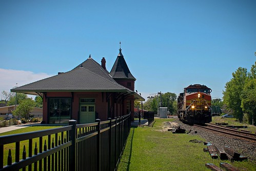 depot railroad bnsf orange texas