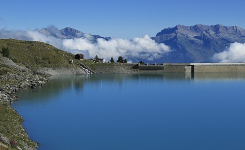 valais suisse cleuson nendaz lacdecleuson barragedecleuson lacs barrages montagnes nature nuages paysages vert bleu chapelles chapellestbarthélémy groupenuagesetciel
