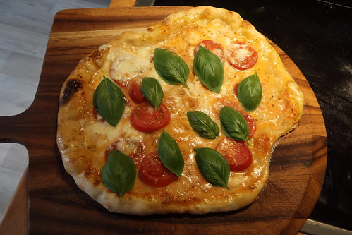 Pizza Margherita (frisch aus dem Pizzaofen)