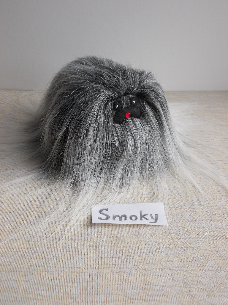 tiny pekingese dog figurine from grey long fur 2018_7