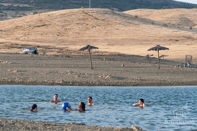 Playa de los Llanos y chiringuito La Movida en Esparragosa de Lares, Badajoz