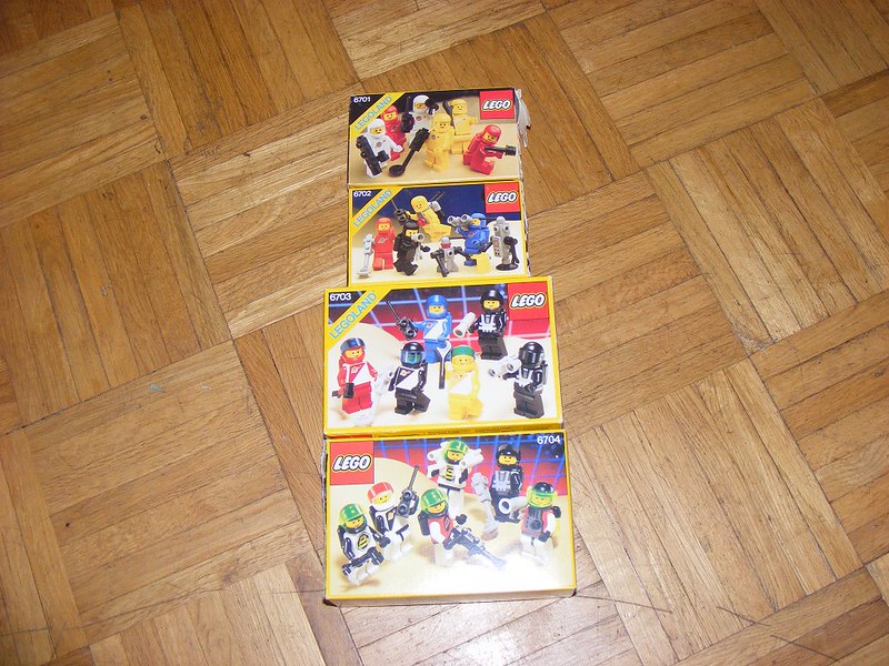 Lego Legoland minifigs 30701732058_11fc986741_c
