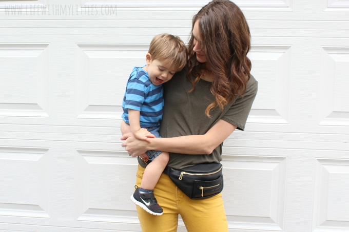 Have you seen the new Fawny Pack from Fawn Design? It's the best fanny pack on the market! Here's why you should get one, where to wear it, and how to rock it like a mother!
