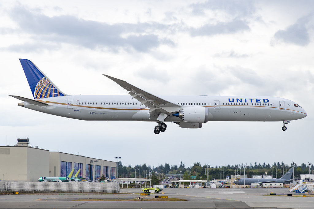 United Airlines Boeing 787-10 N14001