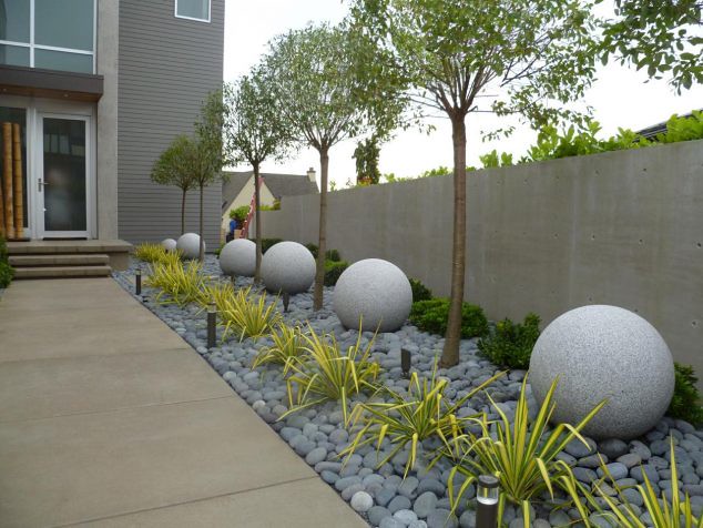 Beautiful Front Yard Landscaping Ideas That Add Glam To Your Backyard