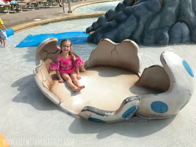 Tips for going to the Wilderness Resort with young kids! A GREAT post to check out before heading to Wisconsin Dells. 28 tips for visiting with babies, toddlers, and preschoolers!