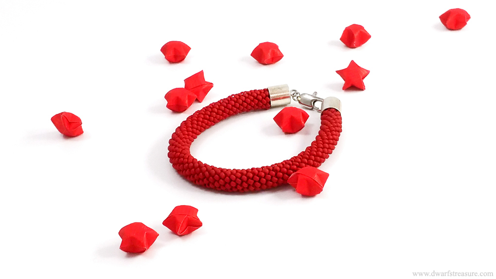 Fancy pepper red beaded crochet bracelet 